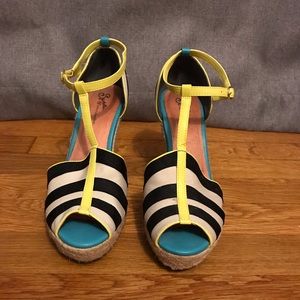 Vibrant Seychelles wedges!